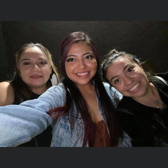 karlaaa_paola
